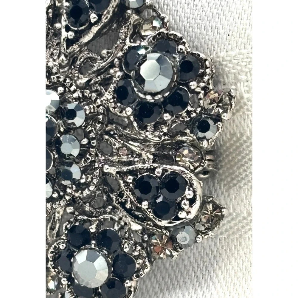 Vintage Silver Tone Floral Brooch Hematite Gray Rhinestone Pin‎ 2
